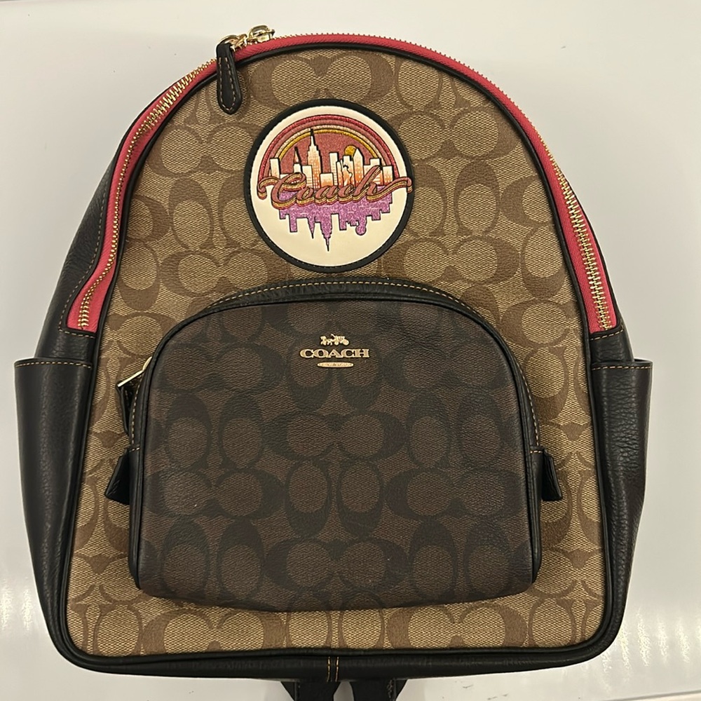 Court Backpack In Blocked Signature Canvas With Souvenir Patches